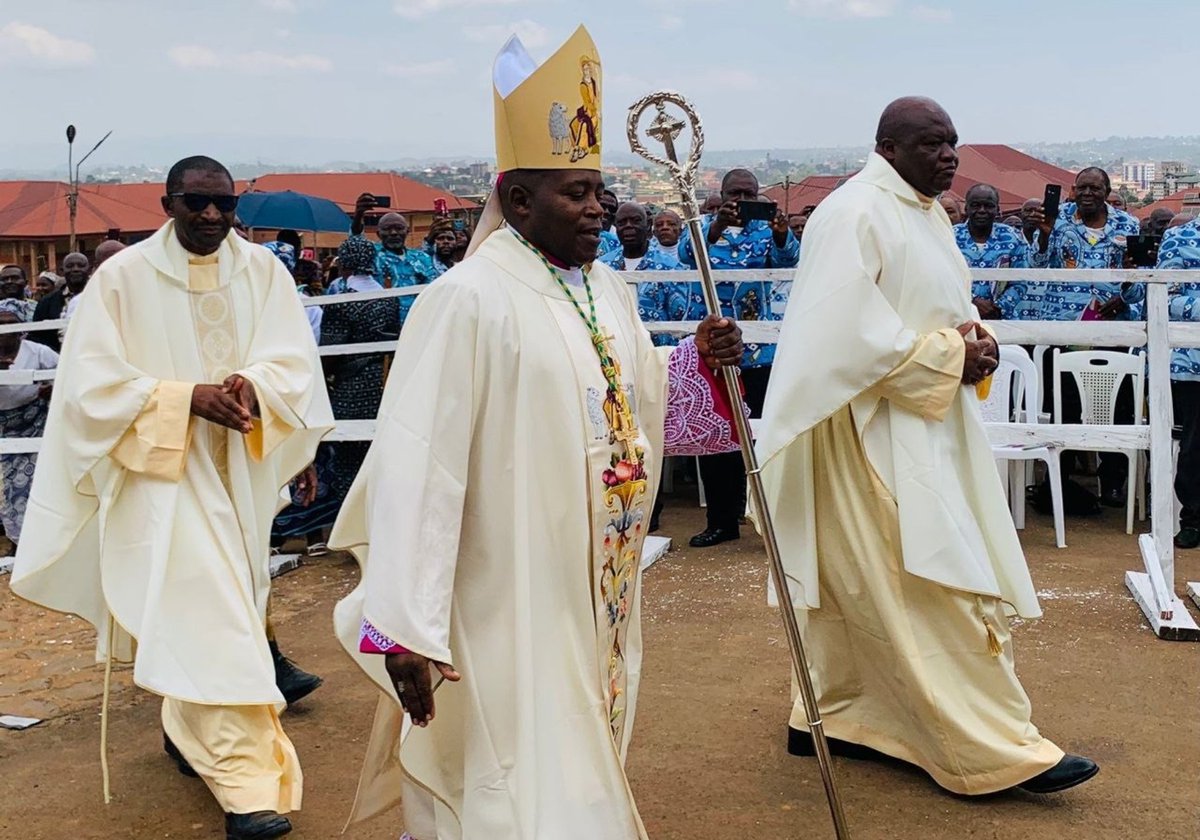 silerenonpossum's tweet image. Bamenda. John Berinyuy Tatah is Bishop. Pope Leo XIV’s first appointment in Cameroon

✒️ @TanPatricio 

Read now: silerenonpossum.com/en/bamenda-joh…

#popeinCamerun #popeLeoXIV #Bamenda