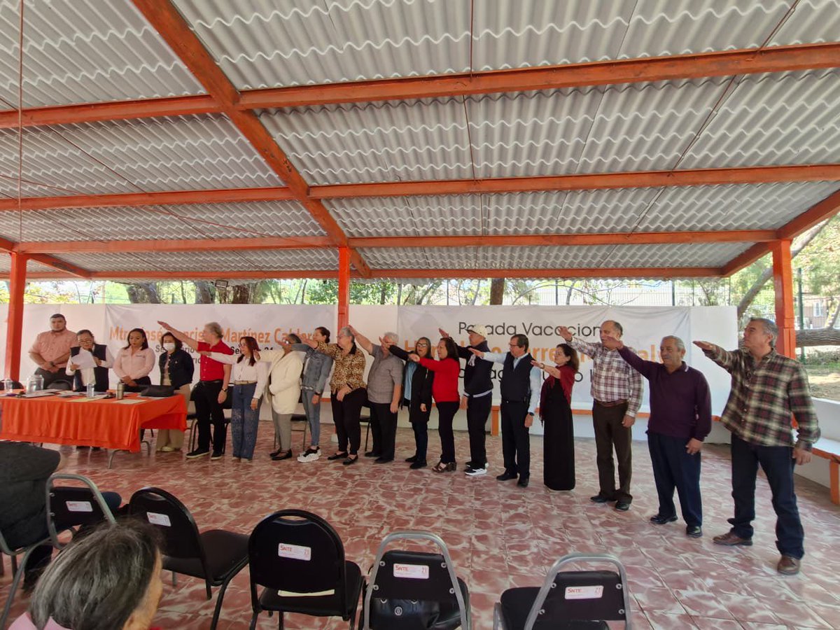 SNTE21's tweet photo. #TodosSomosUno🙋‍♂️
#UnoSomosTodos🙋‍♀️

Siguiendo con las asambleas de renovación y constitución de las delegaciones sindicales y centros de trabajo que conforman la Sección 21, se llevó a cabo la elección de las dirigencias de la delegación #DIV10 del nivel de jubilados y https://t.co/VZ7Zs87q1C