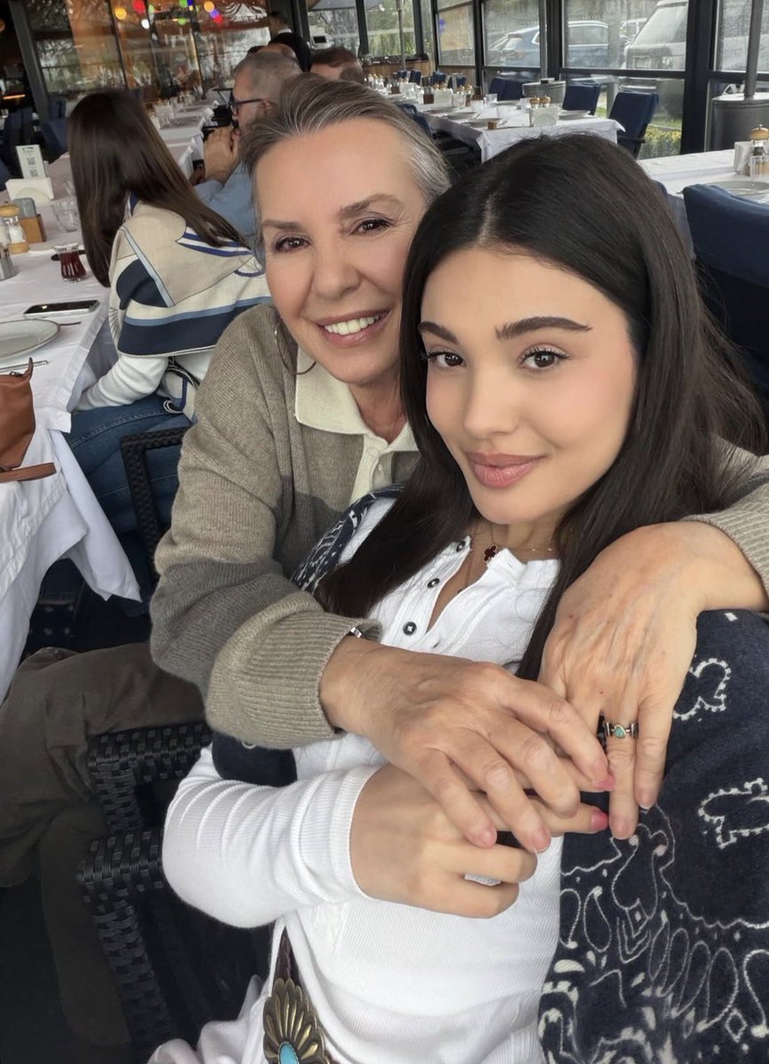 MuzikveTV's tweet photo. Lizge Cömert &amp; Perihan Savaş 💫 https://t.co/Sr4WPZDbEL