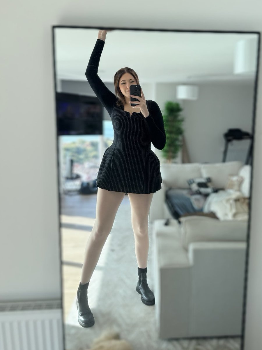 Katie | 6'9” 🥰 tweet media