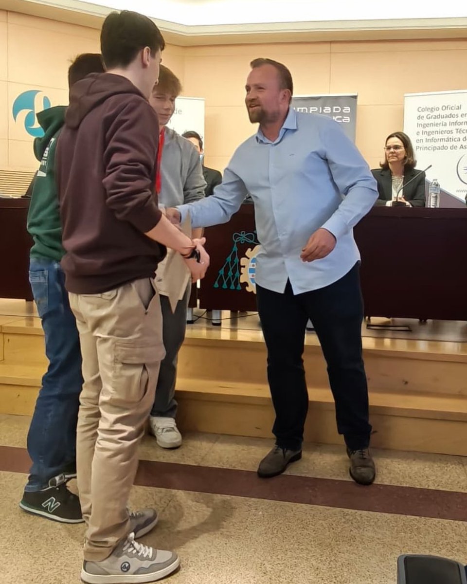 Tiendas MundoPC tweet media