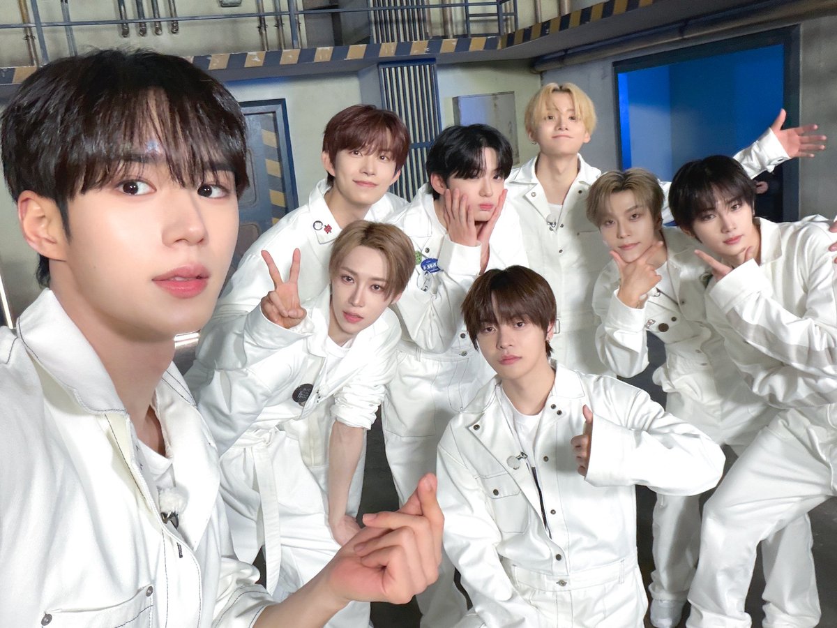 hyununuboba's tweet photo. RT DEAL | Idol Champ - SMA Rookie Award
— for #ALPHADRIVEONE
🎁 200 ❤
Rules:
- follow @rtdovote
- like & rt this tweet and pin 📌
- drop proofs (min: 100)
No ending time !! good luck!! https://t.co/6WH0dEEy05