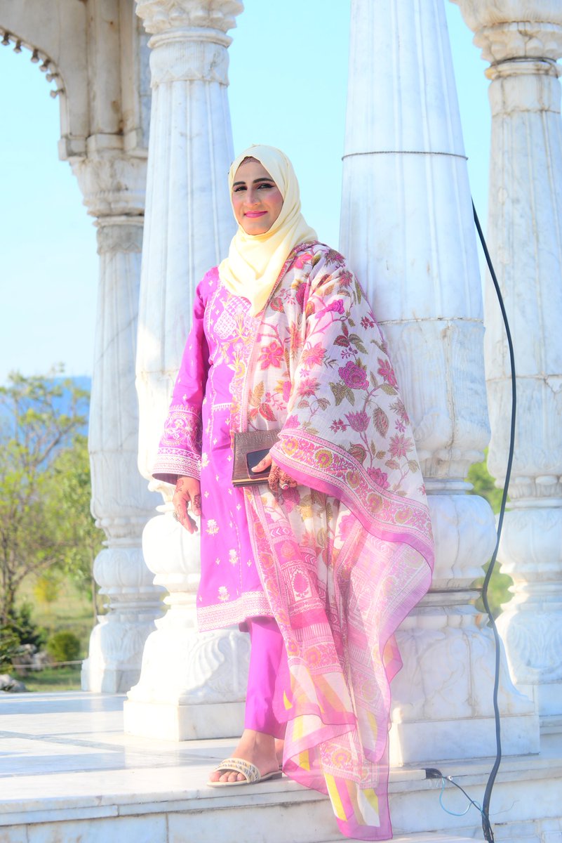 TashaSocialHQ's tweet image. Smiles, sparkles &amp;amp; Eid feels ✨🌸
Living my best Eid day 💕
#EidDay #EidMubarak #EidVibes #DesiLook #EidOutfit #FestiveFeels #HappyEid #Eid2026 #PakistaniFashion #glowup