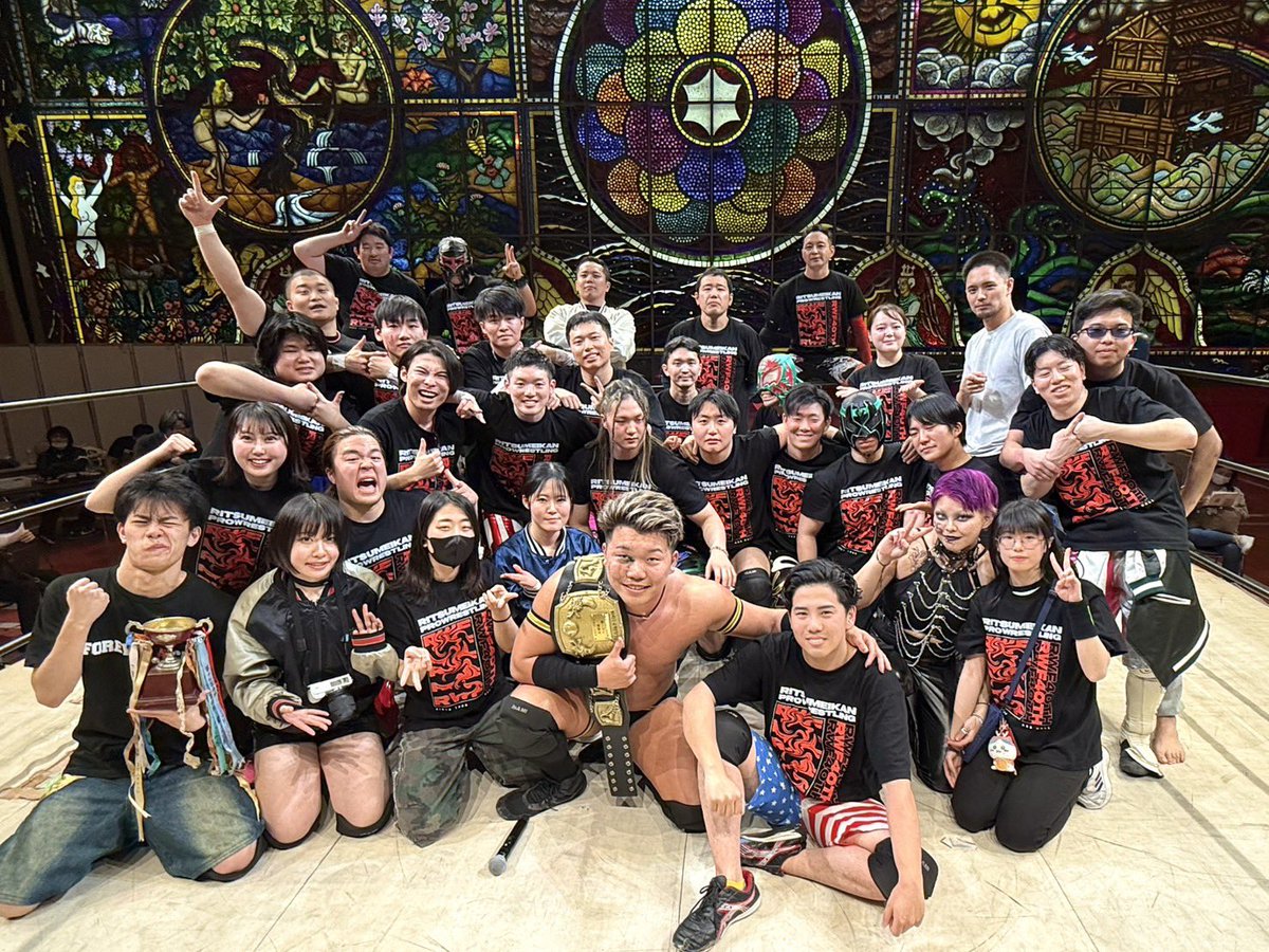 HOKA2_GOHAN's tweet photo. #RWF40周年興行 
沢山のご来場誠にありがとうございました✨✨
また来年度から新たなRWFがスタートしていきます！
是非入りたい方は立命館大学以外の学生もDMやメールアドレスにて受け付けております‼️

私達と一緒に学生時代の青春を作りましょう‼️
#春から立命館
#立命館大学
#学生プロレス https://t.co/07aRPQg2jt