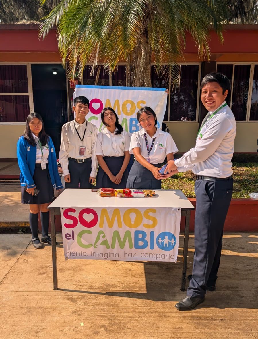 CecyteHuautla's tweet photo. En el marco del Día SEC, conmemoramos el Día Nacional de Somos el Cambio, una fecha en la que miles de personas deciden hacer algo bueno por alguien más o por su comunidad. 💙
#LasBuenasAccionesCuentan #DiaSEC #SomosElCambio #AcciónCECYTEH
#SomosUnEquipoTransformandoElFuturo https://t.co/qBePawyYNL