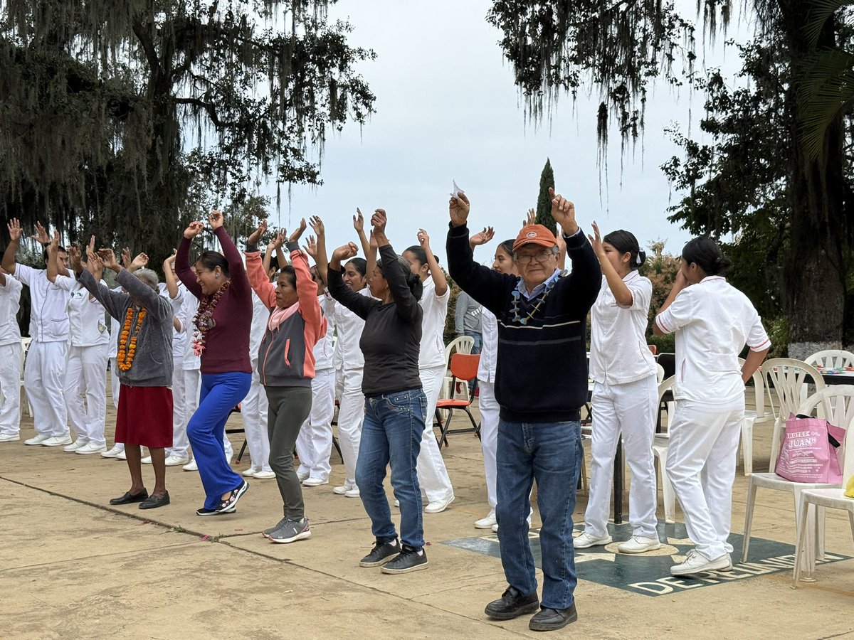 CecyteHuautla's tweet photo. En el marco del Día SEC, conmemoramos el Día Nacional de Somos el Cambio, una fecha en la que miles de personas deciden hacer algo bueno por alguien más o por su comunidad. 💙
#LasBuenasAccionesCuentan #DiaSEC #SomosElCambio #AcciónCECYTEH
#SomosUnEquipoTransformandoElFuturo https://t.co/qBePawyYNL