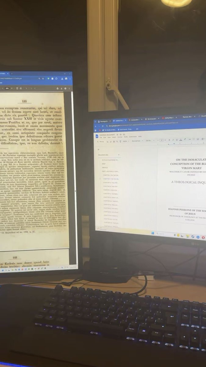 divine🇻🇦 tweet media