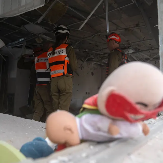 Earthfriend21's tweet photo. #Post from the #IDF #Israel 🇮🇱
This is the true face of the #Iranian #regime. This morning, the Iranian regime fired a barrage of rockets, hitting and damaging a kindergarten in #RishonLeZion. This is exactly the kind of terror we are operating against. https://t.co/C6ACSq7mb1