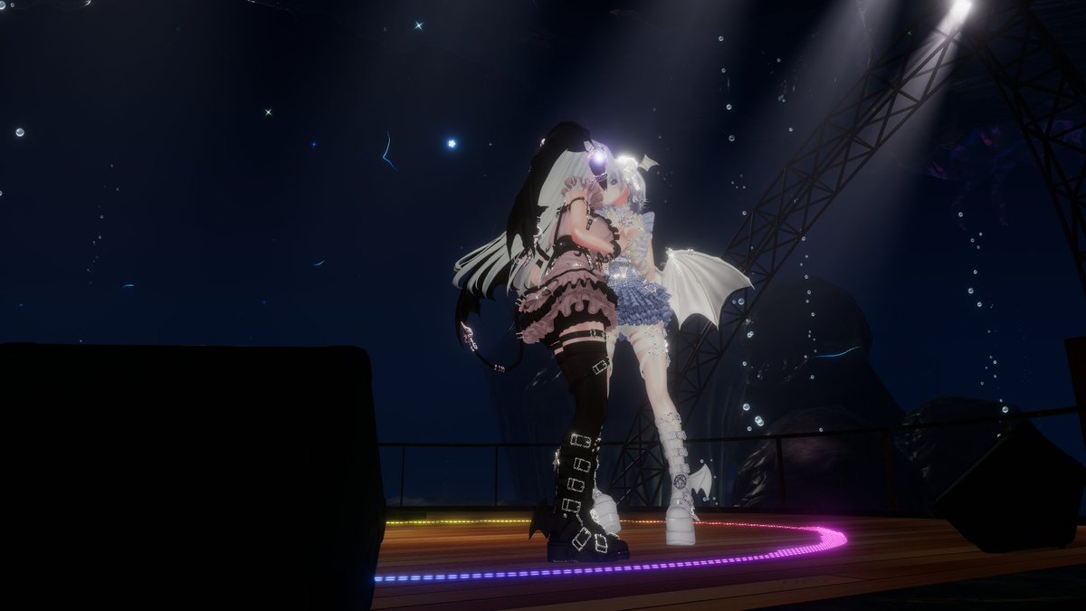 あきの tweet media