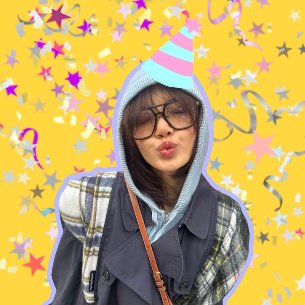 T | LALISA DAY 💛 tweet media