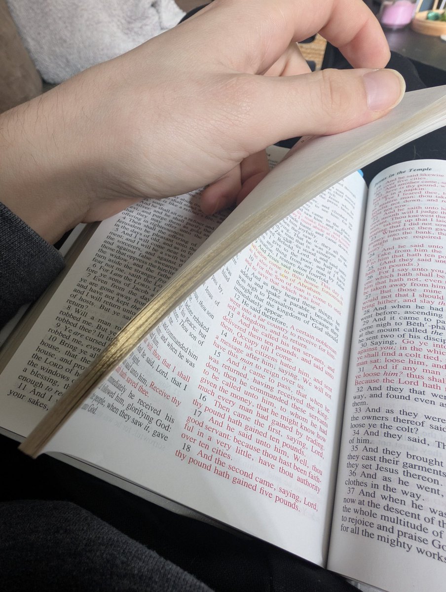 Anchanix tweet media