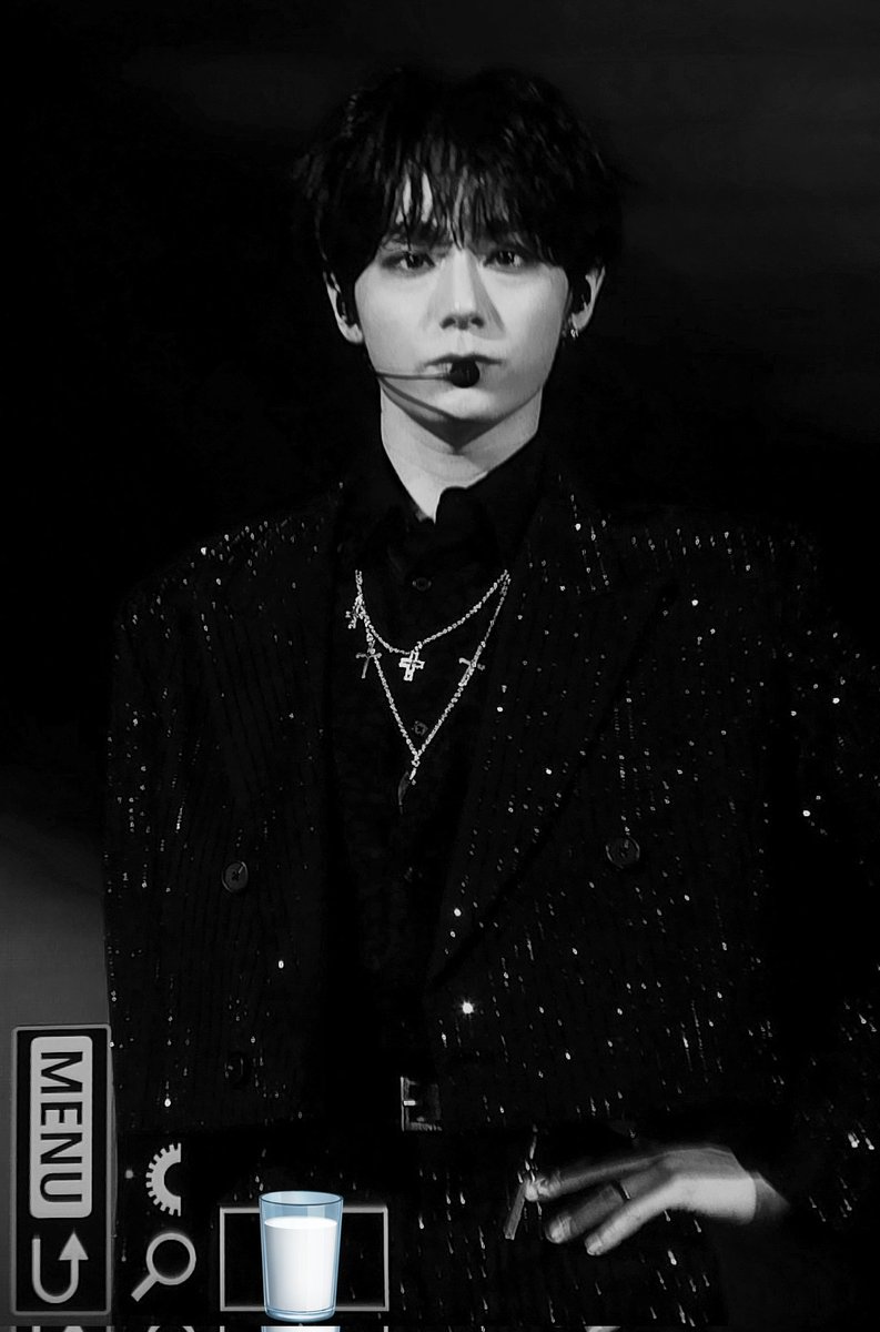 HWbyU0's tweet photo. 260321 #ONEUS #원어스 #환웅 #HWANWOONG https://t.co/ke8Fzc4bkV