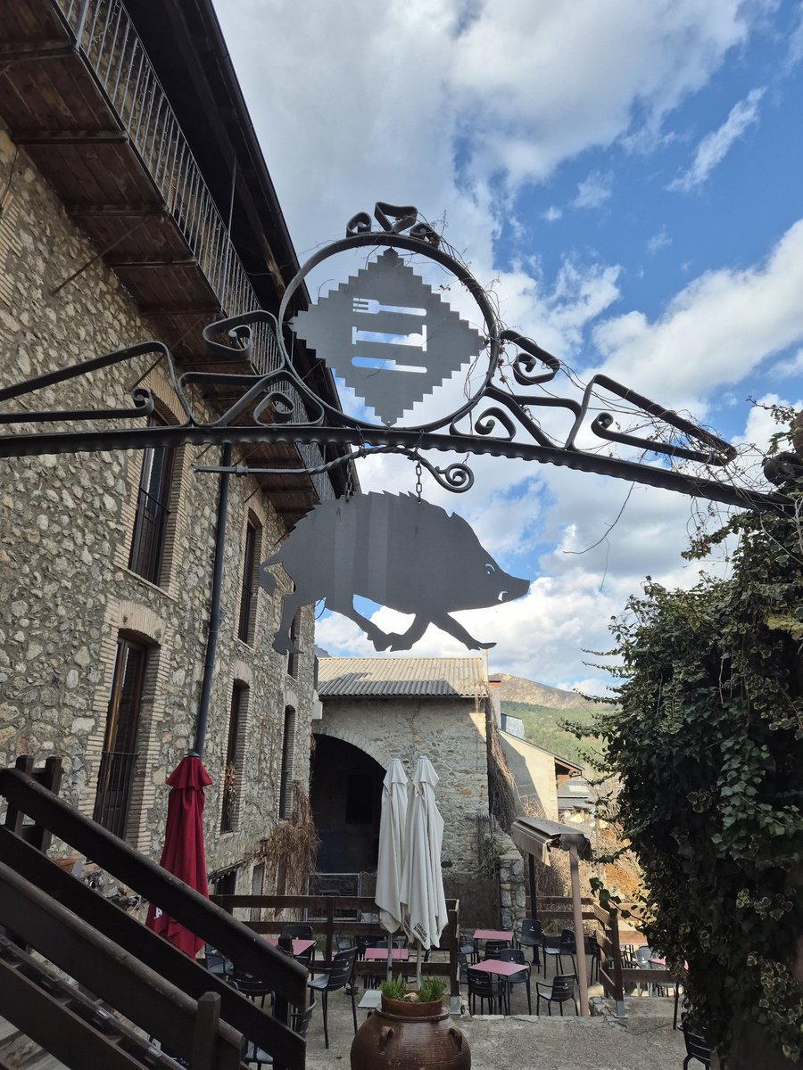 Senglar Parker (JABARISME O BARBARIE) tweet media