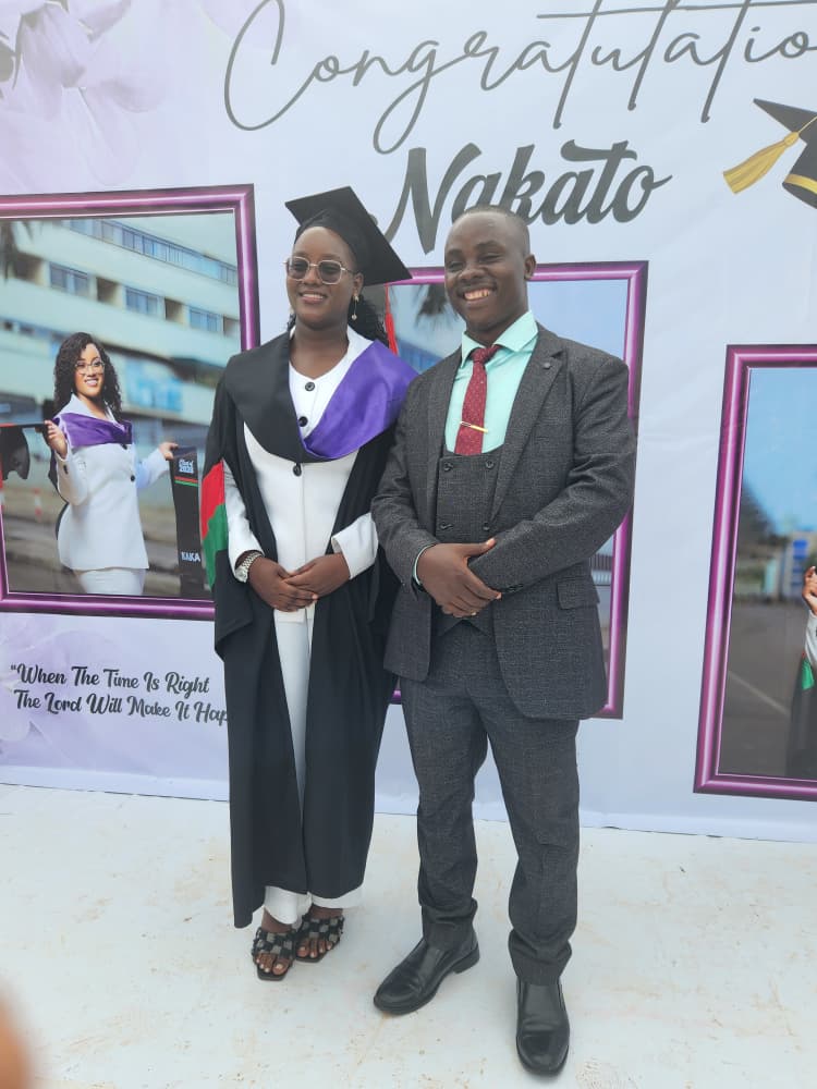 tumanyiresimon tweet media