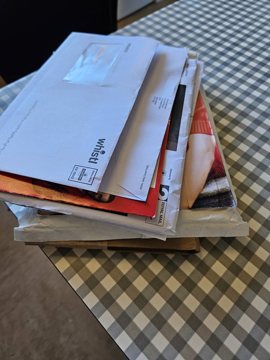 Dinah Winch tweet media