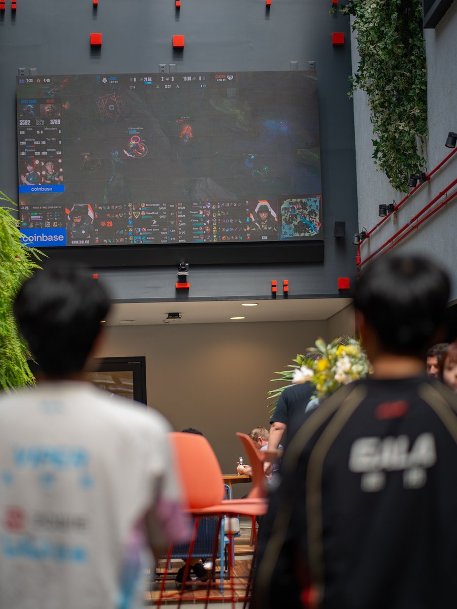 LoL Esports tweet media