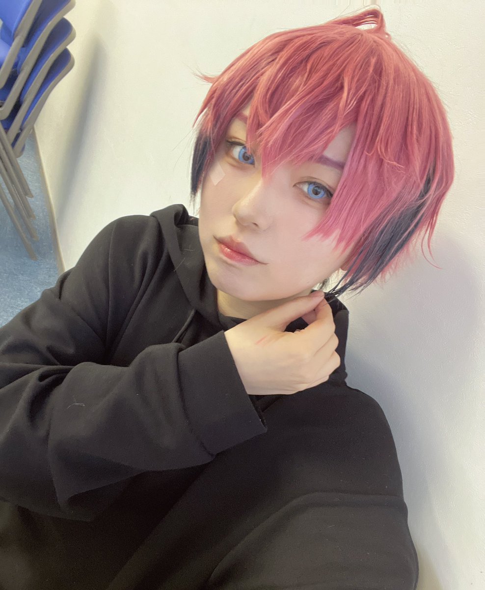 ほぼ宅コス（）
ｺﾅｿ組のアシスタントしつつ、けーぴーにきしました✌️
モカ先生が選んでくれた自撮りにしました！♡