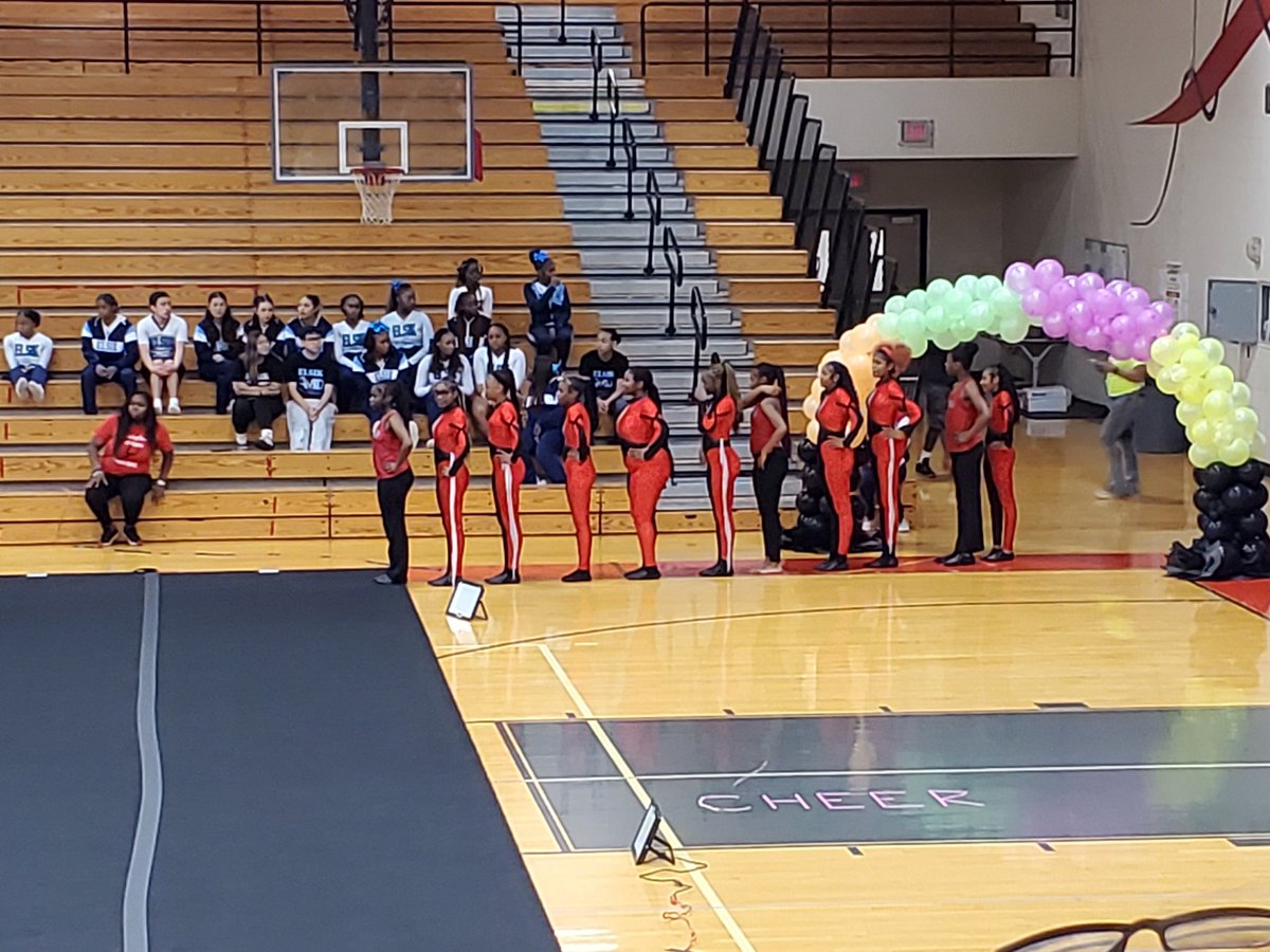 Lauren Mitchell tweet media