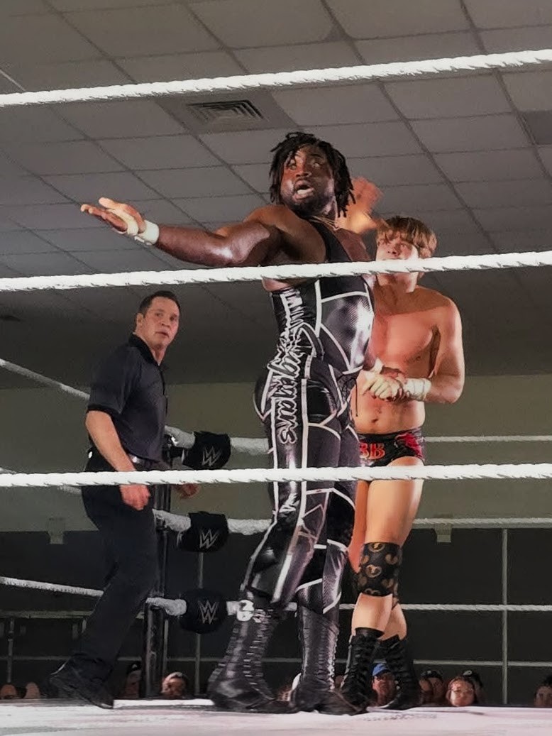 CarlosStoneking's tweet photo. #NXTLAKELAND @SaquonOffWwe smooth as hell in the ring. Nephew is not only gold on the mic but in the ring as well. #SugaMan #Darkstate #WWENXT #wwe https://t.co/pqpEI9l6LG