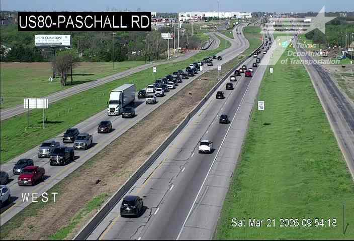 krldtraffic's tweet image. @KRLD #KRLD
#Sunnyvale:  EB-80 @ Lawson Rd - an accident is blocking the two center lanes - emergency crews have arrived, you’ll start to slow down as you approach Collins Rd.@KRLD #KRLDTraffic #1080KRLD #trafficalert @TxDOTDallas @TxDOTFortWorth