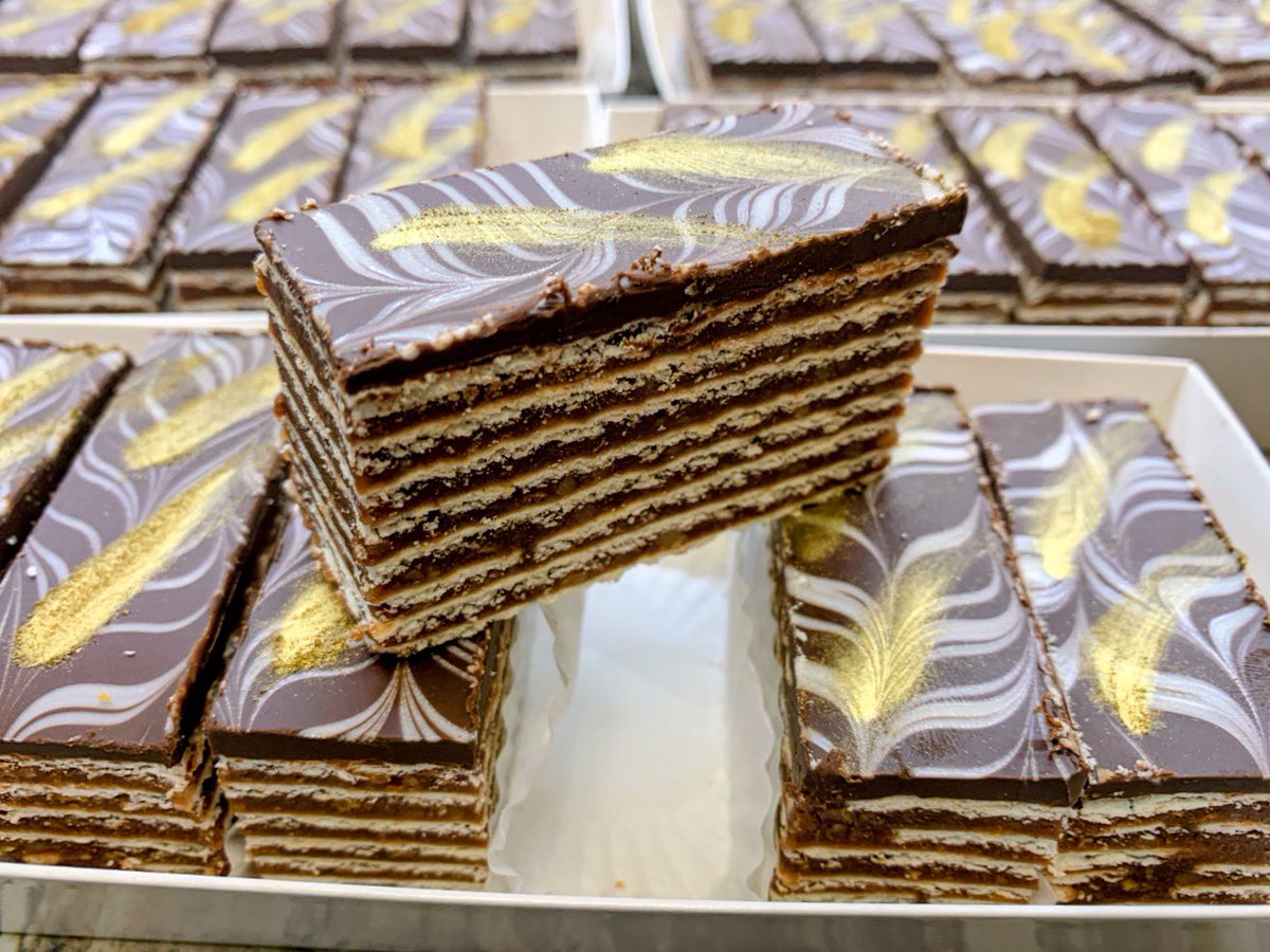 Lucy’s Pastry Palace tweet media