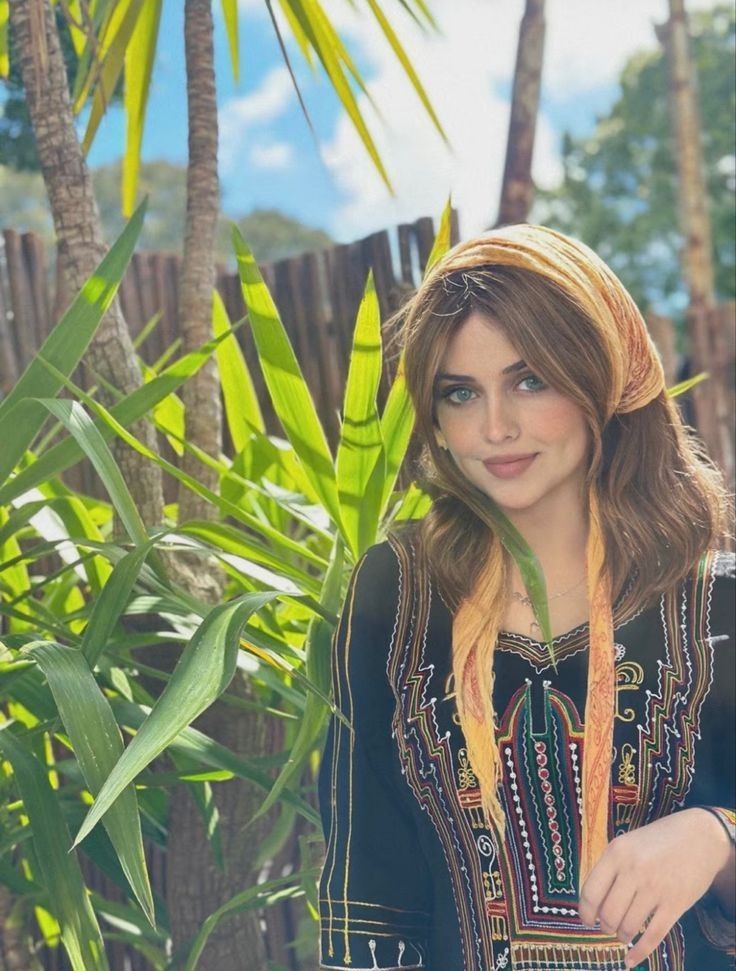 beautiful Arab tweet media