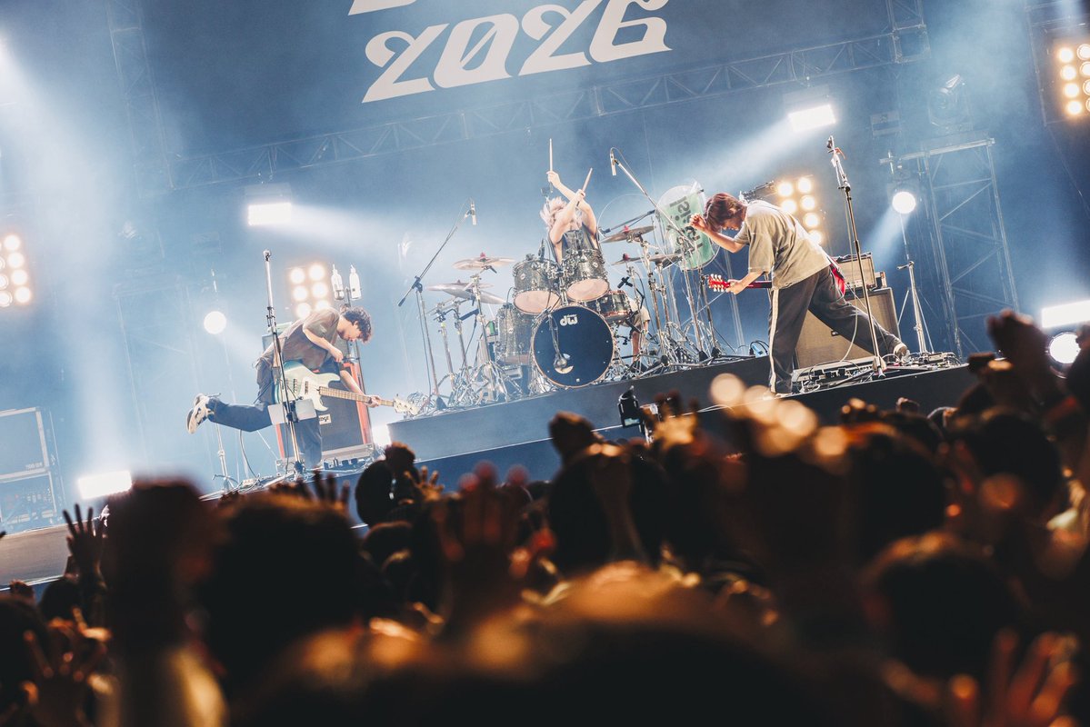 てる / This is LAST tweet media