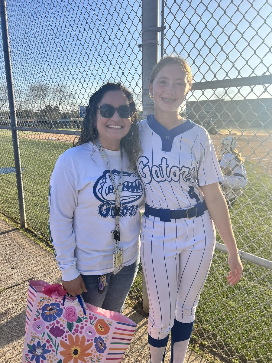 Elle Disibio tweet media