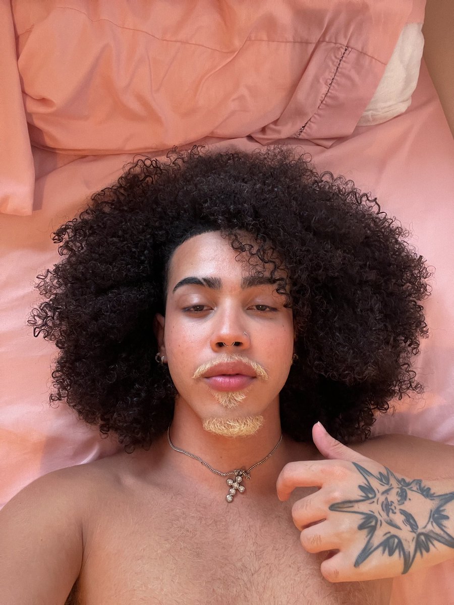 𝑦𝑜𝑢𝑟 𝑑𝑎𝑦𝑑𝑟𝑒𝑎𝑚, 𝑡𝑜𝑟𝑛𝑦. tweet media