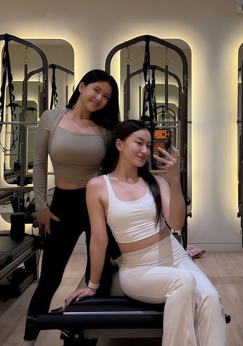womenfavme 🐣 tweet media