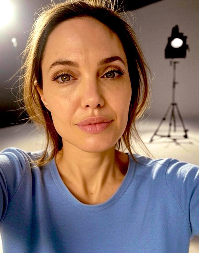Angelina Jolie tweet media