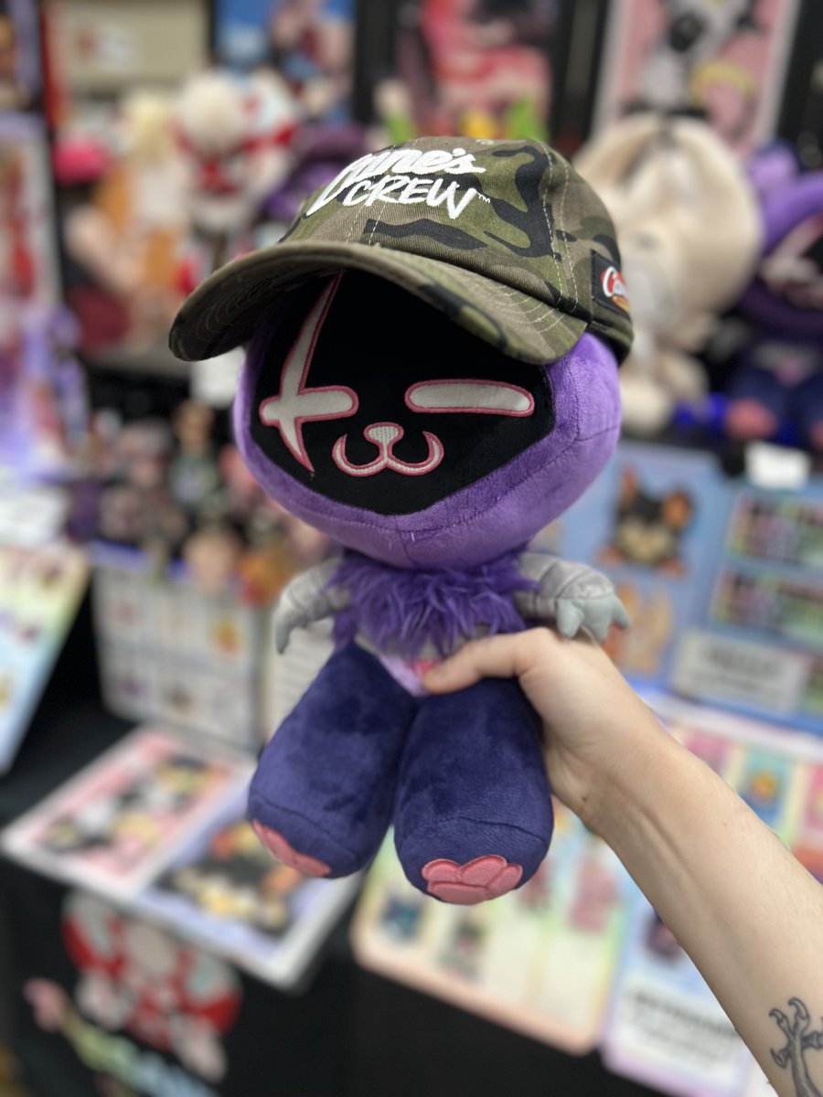 teeganblu's tweet photo. Raven is ready for work 💜

Come stop by my booth at MegaCon (A809) to get a raven plush or meow plush, I have low stock at the con, so get ‘em while you can! https://t.co/i2p5GYGdIU