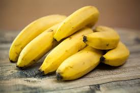 SORAIROMUSOKA's tweet photo. ¡Llevaba más que solo mandarinas mikan! Le puede dar algún... ¿Platanito? https://t.co/bfpsbJoXDV