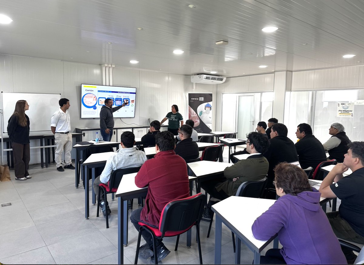 CoexcaSA's tweet photo. #Coexca S.A. realizó capacitación junto a la empresa Corrupac, fortaleciendo procesos y reciclaje de cartón, en línea con su estrategia de economía circular. En la jornada participaron colaboradores de la principal planta, ubicada en Maule. https://t.co/vOK9jALkET