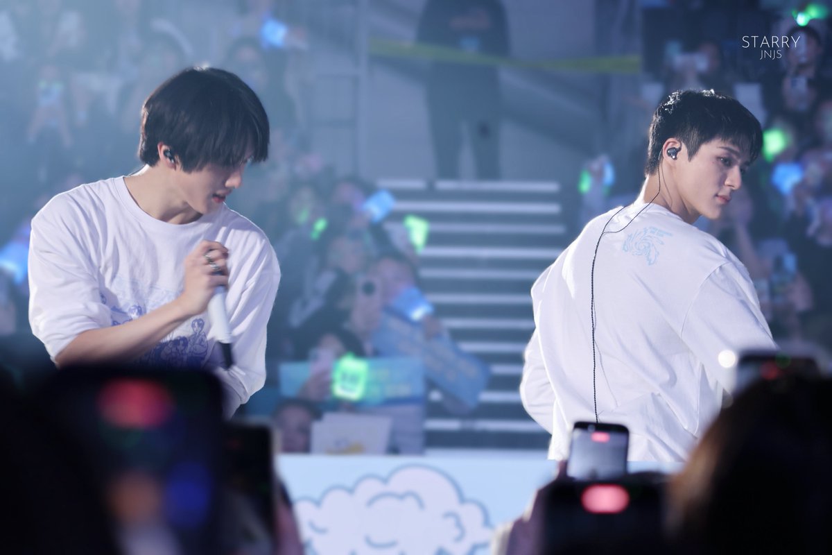 260320 드림쇼4 앙콘
#젠성 많이 행복했다🐶🐹💕
#제노 #JENO #ジェノ #지성 #JISUNG #박지성 #チソン #NCTDREAM #엔시티드림