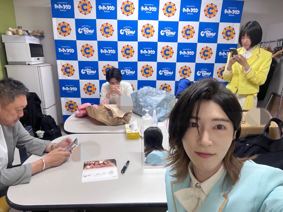 モナキ tweet media