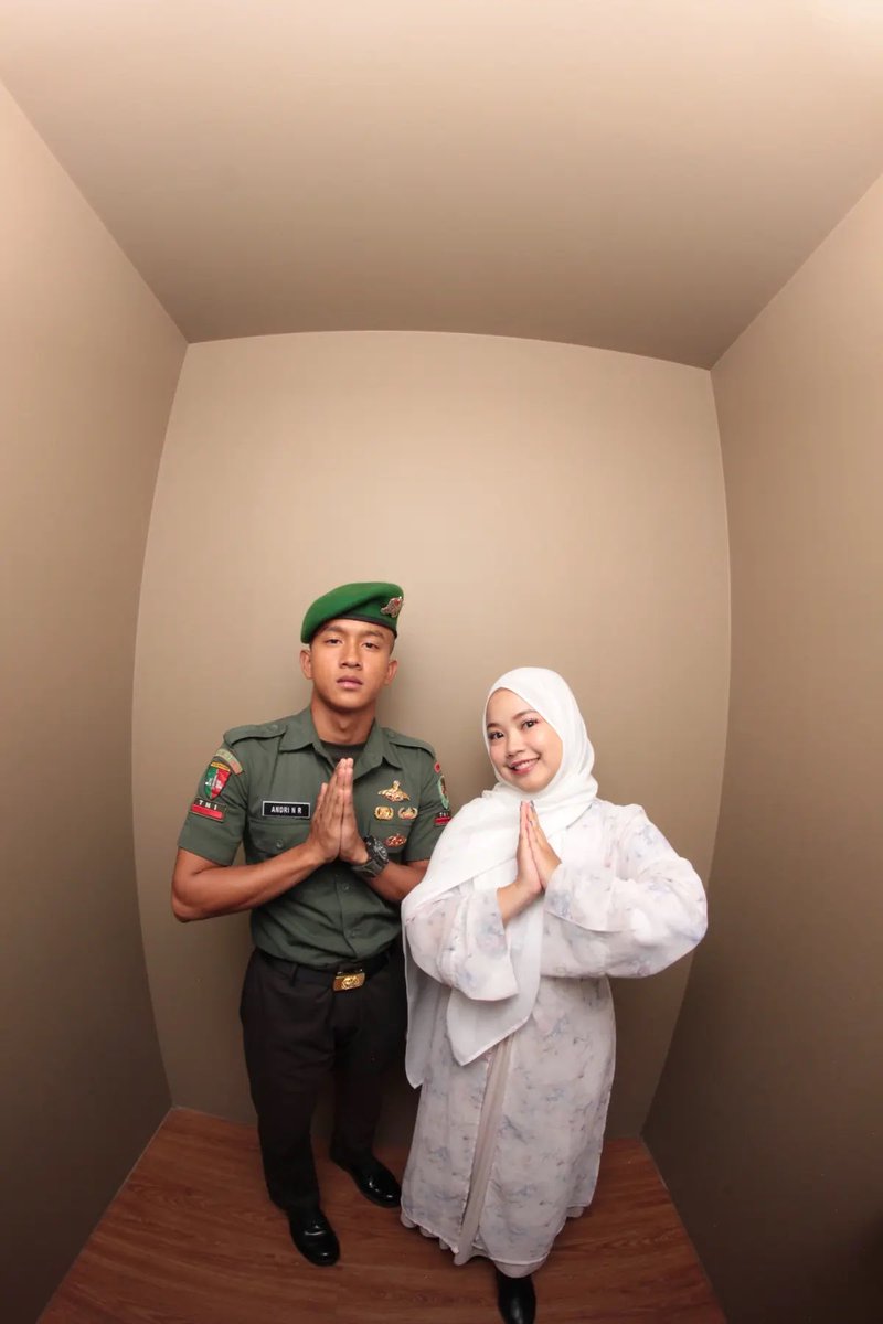 Itaaida12's tweet photo. Minal aidzin wal faidzin mohon maaf lahir batin yaaaaa

Happy ied al fitr❤️✨ https://t.co/95BKaEJIDh