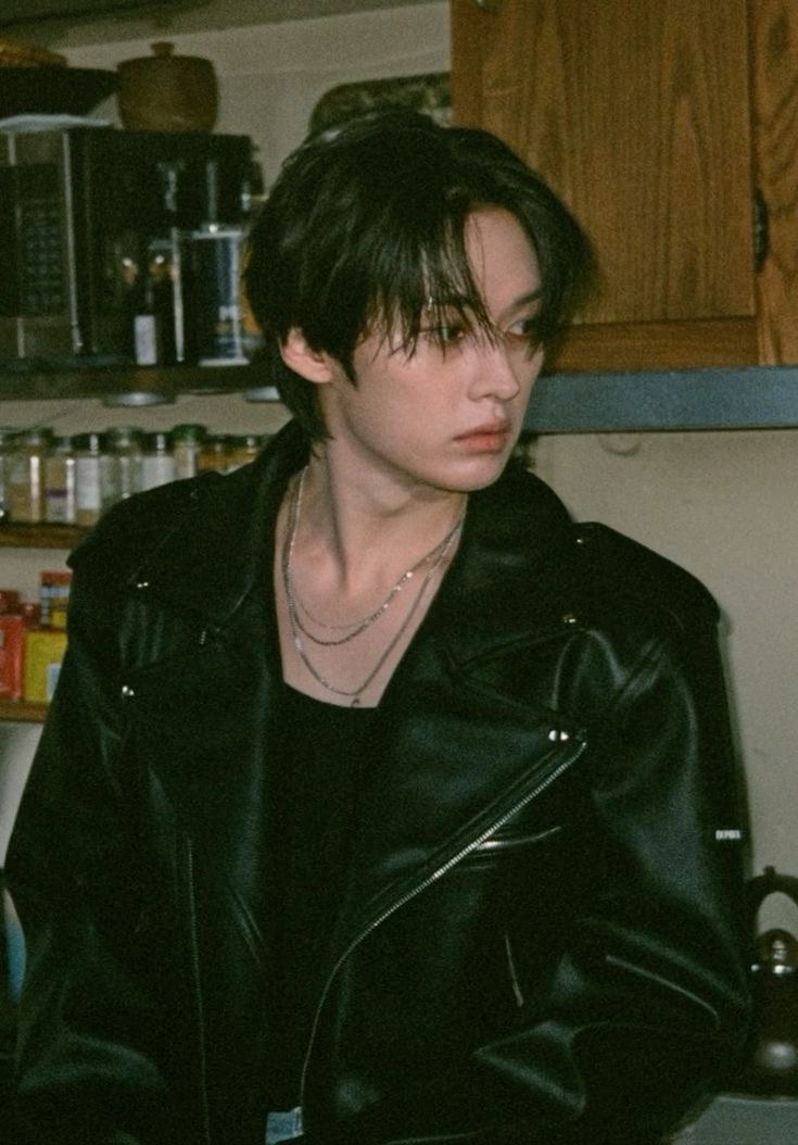 star_gxzing's tweet image. Cuando No Era Cantante #Os 🔞 #Minlix
Todo lo que sacrificó para llegar a la cima, su mayor arrepentimiento esperándolo a unos metros.

Su primer amor. Su primer todo. El nombre escondido entre cada pista