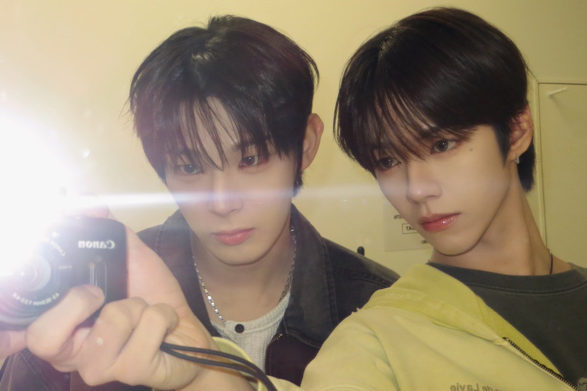 hana˚࿔*:･ tweet media