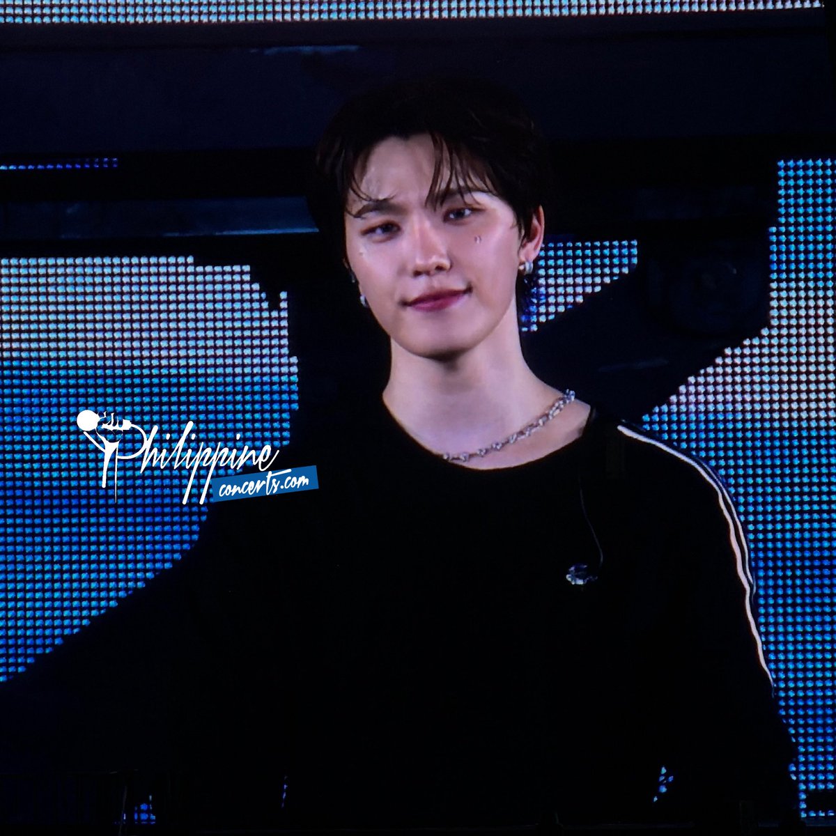 “I really received a lot of love and support from you guys today. I will not forget the gratitude in my heart, and will show you more beautiful things. I always say this, the reason I exist is because of CARATs. Because you listen to my music, the reason I get to dance and get to