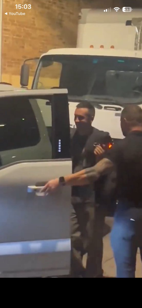 jaimie ~downstairs~ |-/ 🏒 tweet media