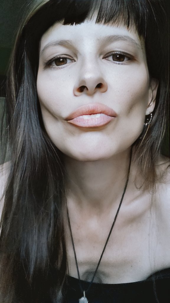 Lisa Lunar tweet media