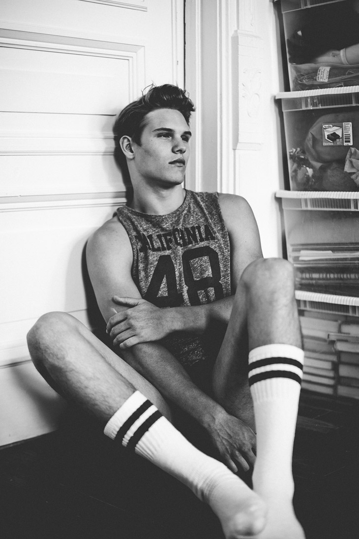 WhiteSockS tweet media