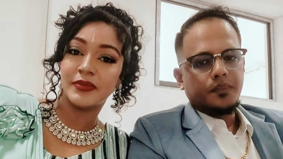 defimediainfo's tweet image. À quelques mois du mariage, Trishan Kissondoyal emporté brutalement - Virginie Chrystel Felix : «Il devait être mon mari» dlvr.it/TRctCk #mariage #amour #perte #drame #triste