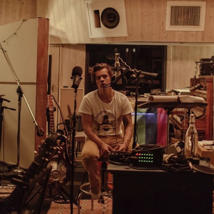 harry styles feeds tweet media