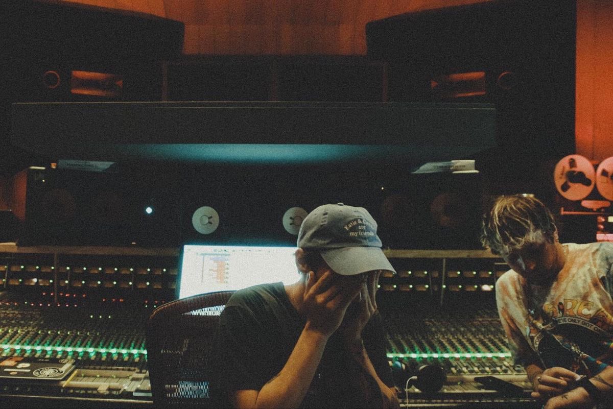 harry styles feeds tweet media