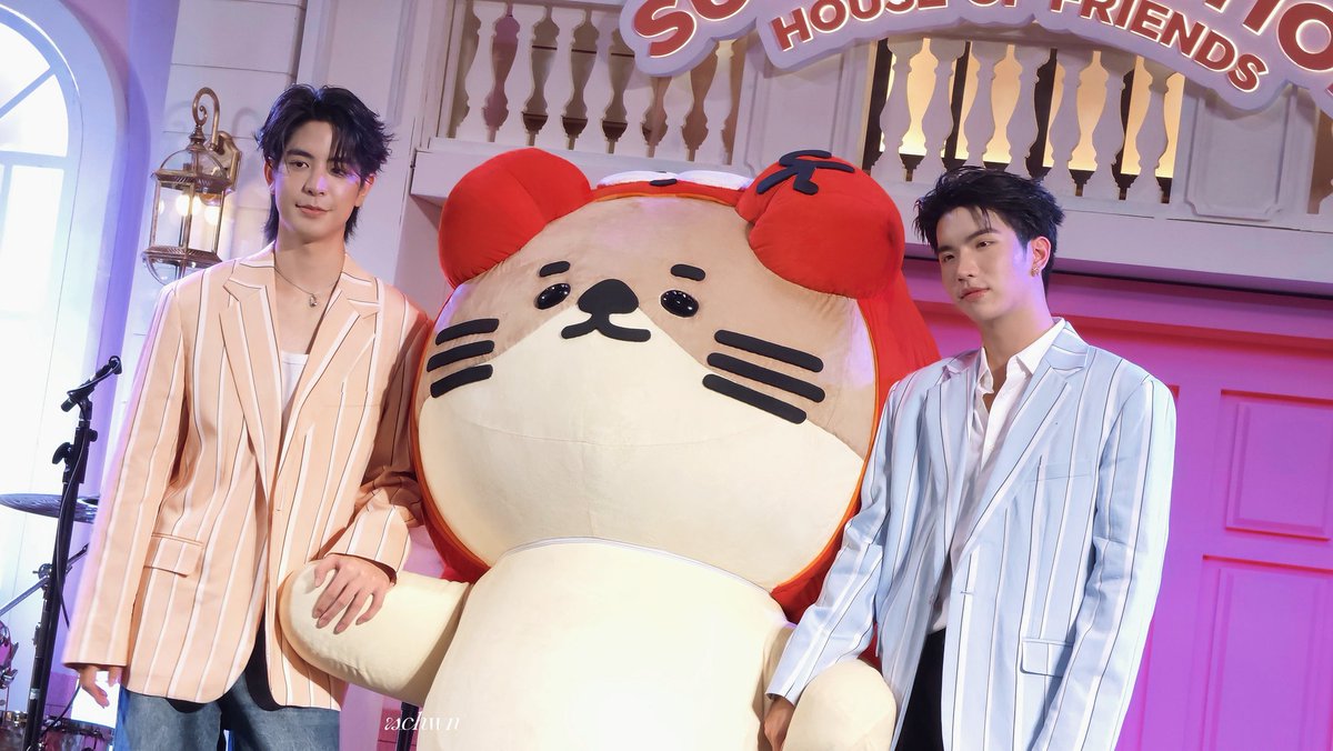 SCHWNSiGHT tweet media