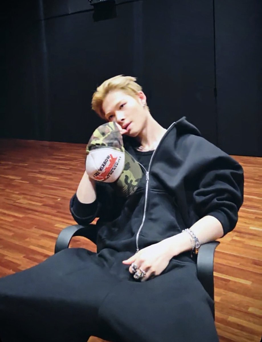 SuNiNooKi's tweet photo. Today’s SunKi!🩵🖤 https://t.co/6szr5Q74zx