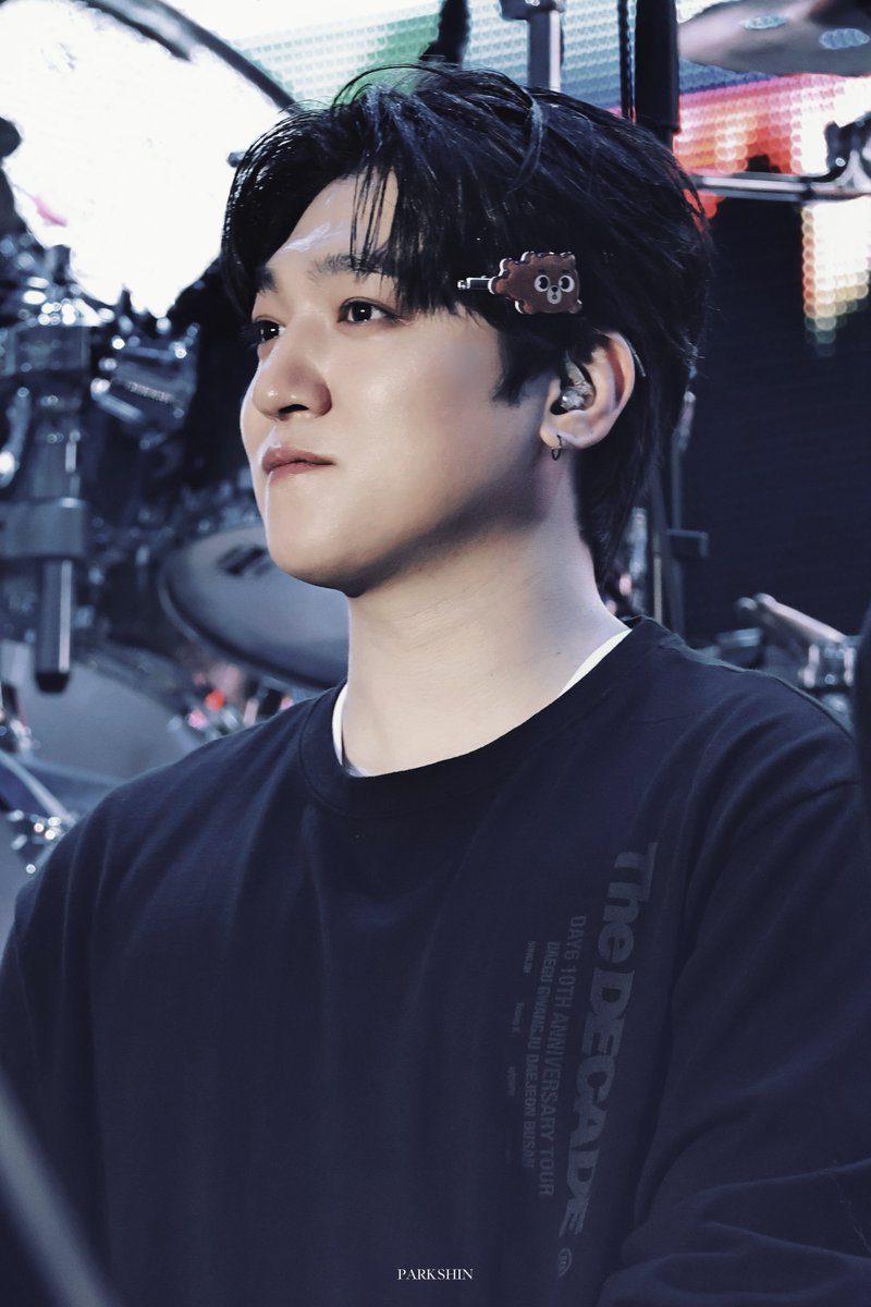 𝐒𝐇𝐈𝐍 tweet media