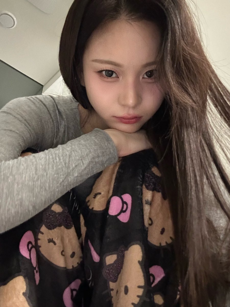 USE ' HEY / ✉️ ' - ENGLISH ONLY tweet media